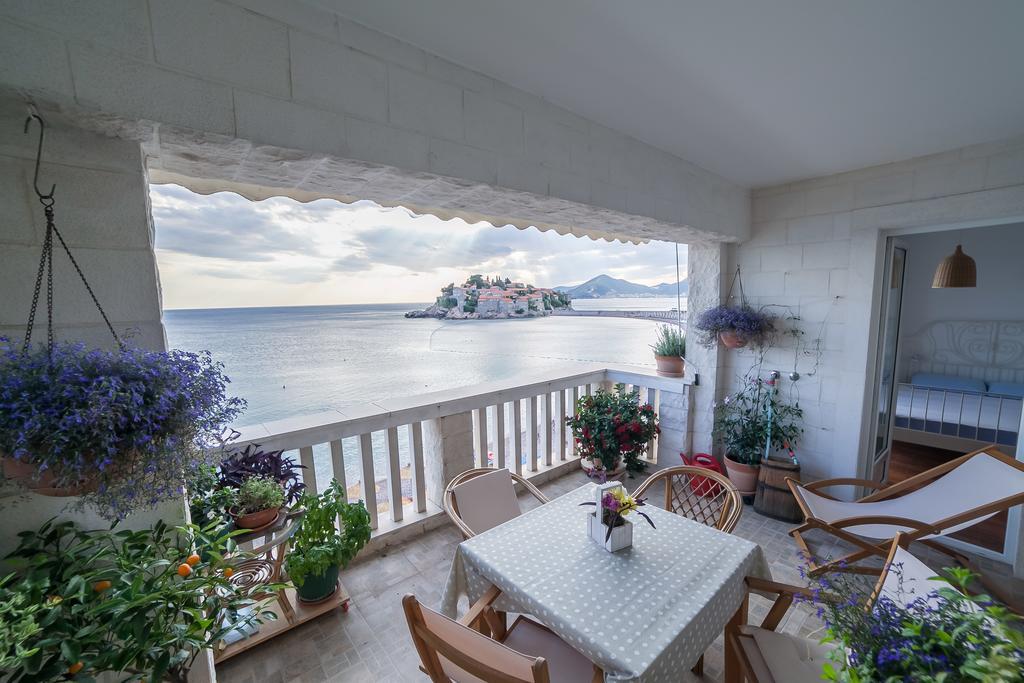Beachfront First Line View Sveti Stefan Bagian luar foto